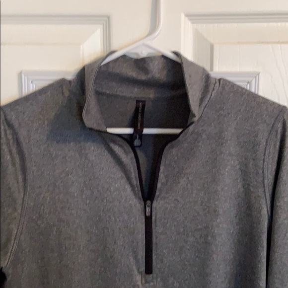 Workout pullover - Picture 2 of 8